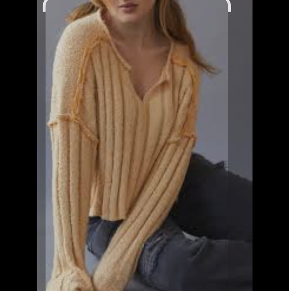 BDG Sweaters - BDG women’s relaxed Cream V-Neck Sweater with Orange Trim Size L good condition